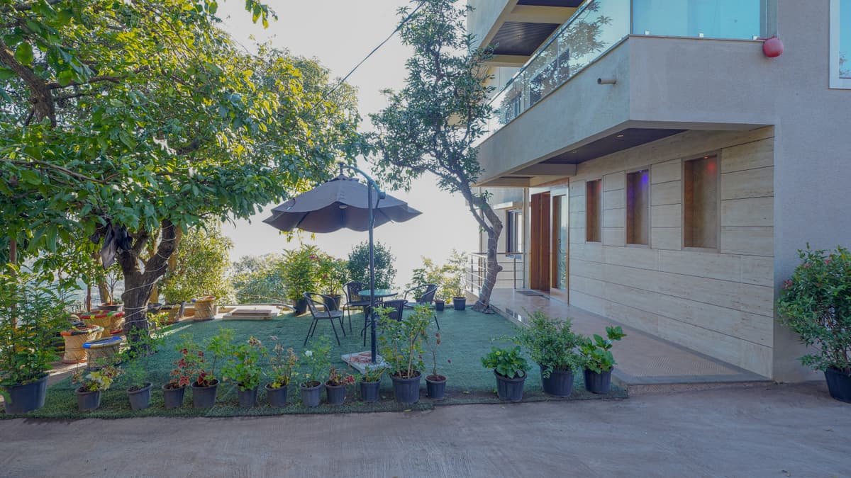 Courtyard Valley Villa